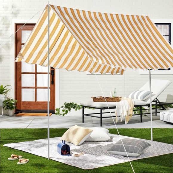 Hearth & Hand Other - NWT! HEARTH AND HAND Bold stripe sun shade  gold/cream